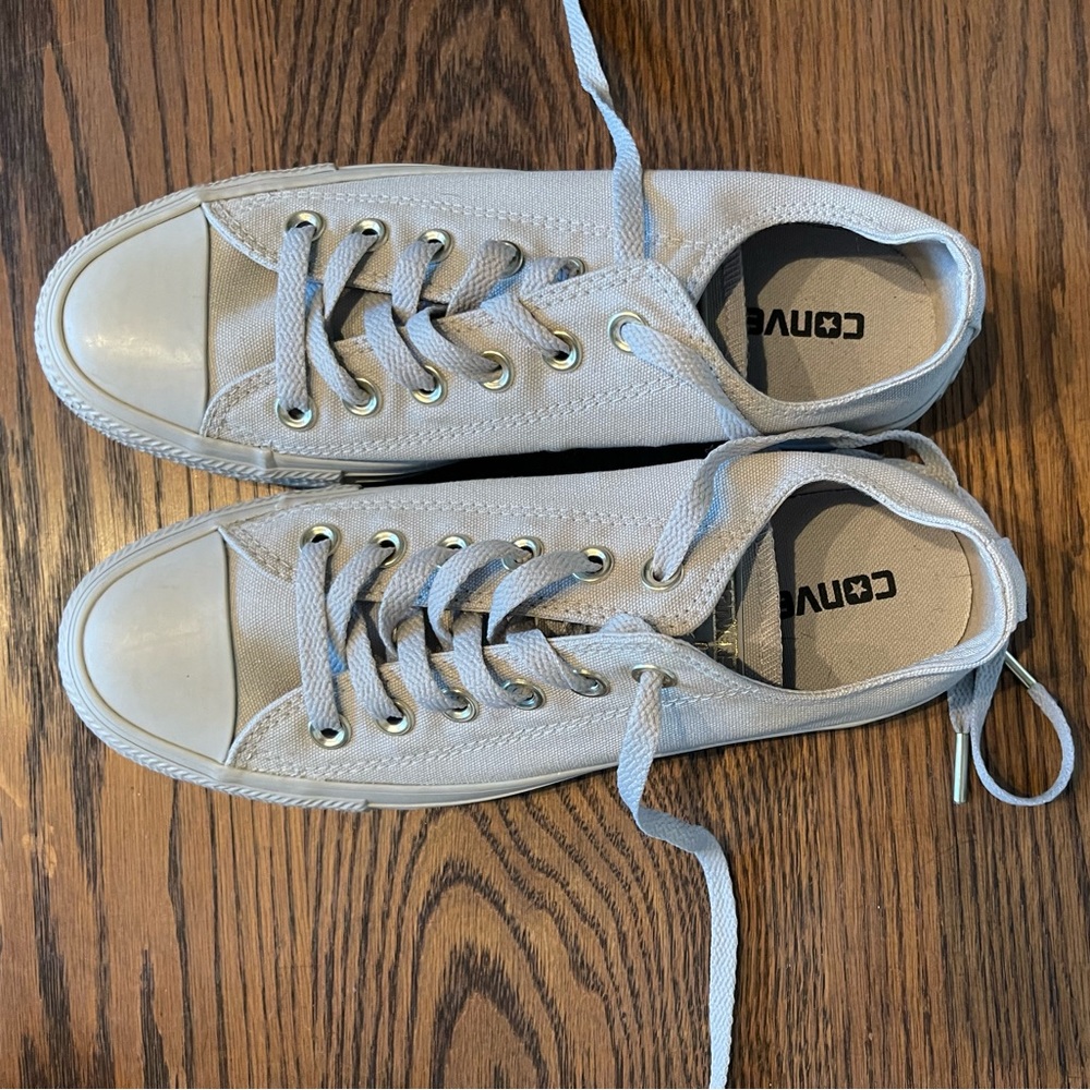 Converse *never worn* - Picture 7 of 9